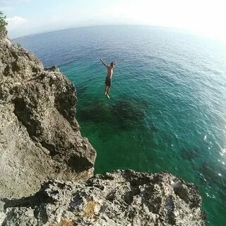 Tag Cliff Jumping