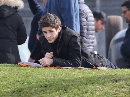 More Photos From The Flash Pilot Shoot - Including A First L