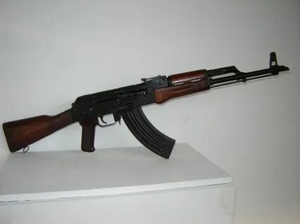 WEAPON SOLD)ASSAULT RIFLE,"AK-47",RUSSIAN,LAMINATED WOOD STO