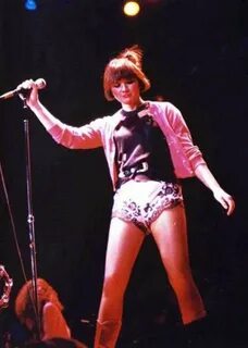 Linda Ronstadt (born 1946) is an American popular music sing