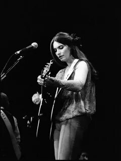 Ascenscion. Emmylou harris, Concert, Old music