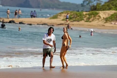 Elizabeth Berkley Bikini Candids at a Beach in Hawaii June 2