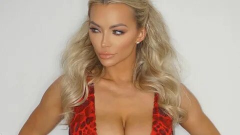 Lindsey Pelas Gets Romantic With Incredible Valentine’s Day 