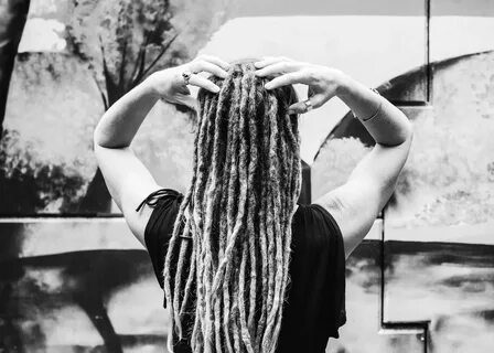 WHAT IS THE BEST WAY TO SHAMPOO (WASH) DREADLOCKS? - Divine 