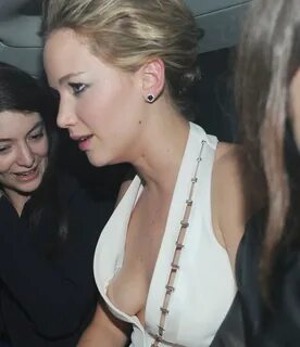 Jennifer Lawrence Nip Slip (17 Photos) XXX The Fappening