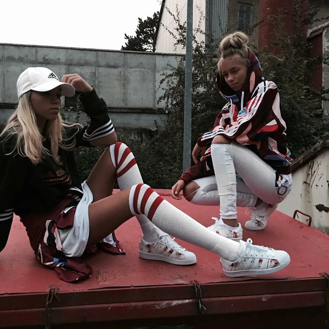 Lisa and Lena Germany ® on Instagram: "Don't stop believin' ...