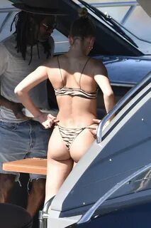 Tight-Bodied Hailey Bieber Showing Her Awesome Ass and More 