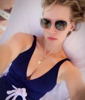 January Jones - Imgur