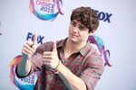 Who Is Noah Centineo Dating Now - Galandrina