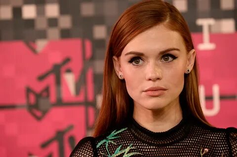 Holland Roden at the 2015 MTV Video Music Awards on August 3