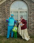 Monsters Inc. Family costumes Family halloween costumes, Fam