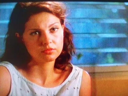 Ashley Judd Pictures. Hotness Rating = 9.23/10