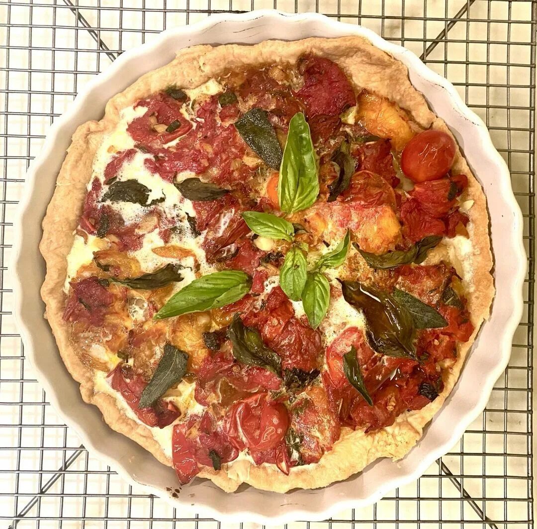 Chuck Collins в Instagram: "Saturday means tomato tart" .