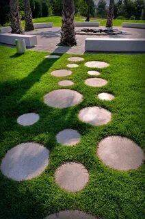 10 Landscaping Ideas For Using Stepping Stones In Your Garde