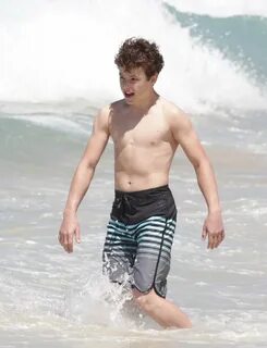 Nolan Gould Body Measurements, Height and Weight - Hollywood