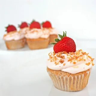 Strawberry Colada Cupcakes - The Girl Who Ate Everything Cup