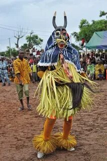zaouli - Google zoeken African dance, Lyrical costumes, Afri