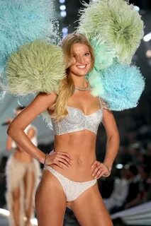 Picture of Toni Garrn