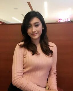 Imej mungkin mengandungi: 1 orang Beauty Malay Girls Awek Melayu Comel in 2019 T