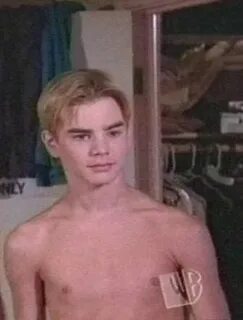 Picture of David Gallagher in 7th Heaven - gallagher466.jpg 