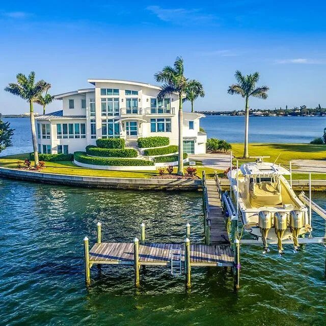 🏝 ️Life on the water at it's finest....#siestakey #luxuryrealestate #...