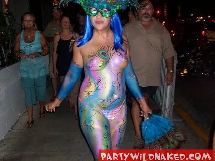 Party Wild Naked Wild Women Wearing Only Body Paint At Fanta