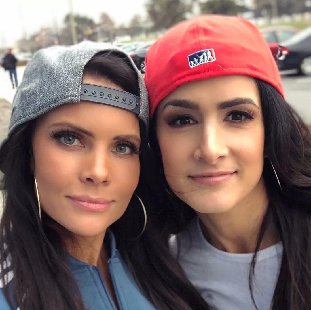 Lauren Shehadi’s Instagram photo: "Hats and hoops @neweracap" .