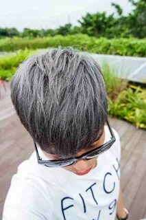 Haare grau färben als Mann - Haarpflege und neue Stilrichtun