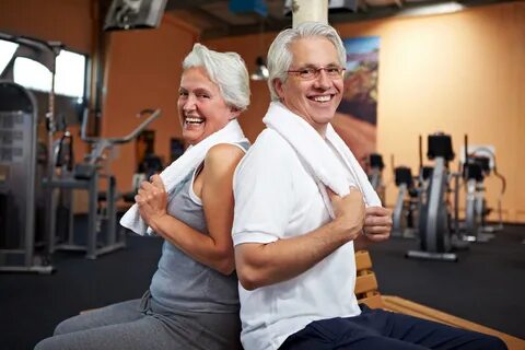 Упражнения в тренажерном зале для женщин за 50 лет
