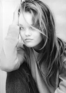 Pin by Stephanie Feuillerat on vanessa jeune Vanessa paradis