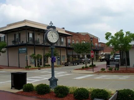 File:Downtown Thomasville Alabama 02.jpg - Wikimedia Commons