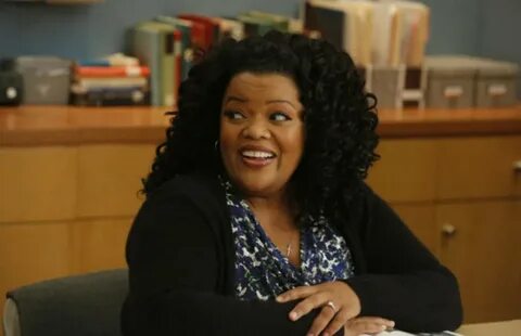 Yvette Nicole Brown Leaves "Community" Complex