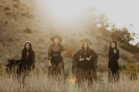 Girls Witch Coven Halloween photography, Halloween photoshoo