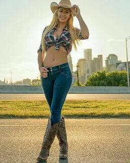 Twisted Hillbilly Magazine on Instagram: "Kindly Myers 💜" Co