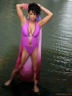 Keyshia Cole Looking Hot Super WAGS - Hottest Wives and Girl