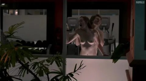 Секс с Дороти Рейнольдс возле окна - Завучи (2016) XCADR.NET