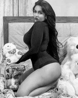 Mathira sexiest Pakistani actress model hot bikini images