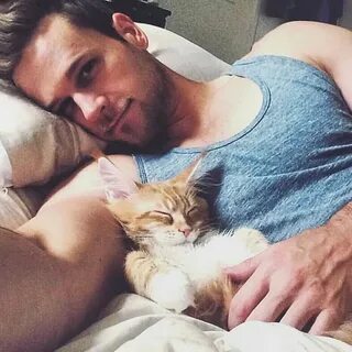 Hot Dudes With Kittens Instagram Is What You Need Right Meow