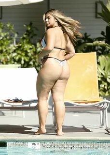 ayesha-perry-iqbal-bikini-los-angeles-octobre-2018-14 * Les 