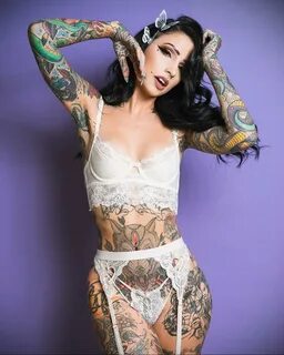 angela_mazzanti - фото красивой девушки с татуировками для t
