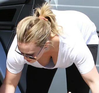 Hilary Duff Göğüs Frikik Fotoğrafları