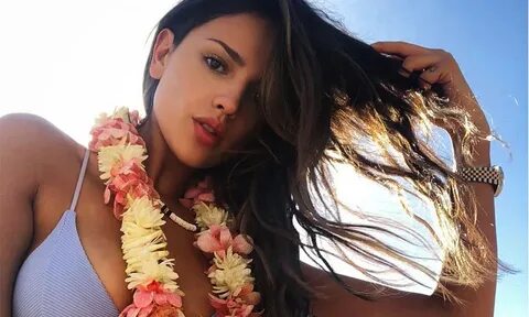 Así o más ajustado? Eiza González y el micro bikini con el q