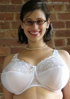Big boobed women in bras photos