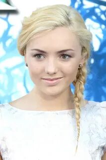 Peyton List's Hairstyles & Hair Colors Steal Her Style Page 