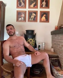 Pito con patas в Твиттере: Carlitos17_bcn instagram #LaBa.