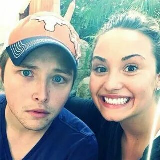 Sterling knight and Demi reunite in 2013. :) Celebridades, F