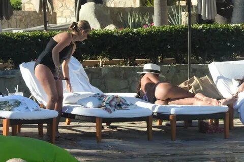 Sarah Michelle Gellar - In black swimsuit in Cabo San Lucas-