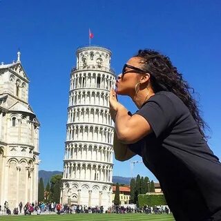 Larger than life. @amatheexplorer // Pisa Italy. #travelnoir