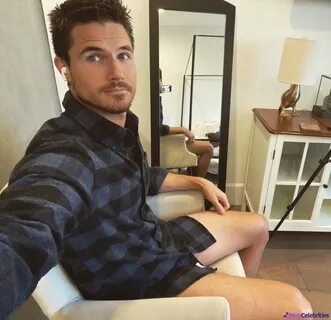 Robbie Amell Nude Sex Scenes And Shirtless Bulge Photos - Me