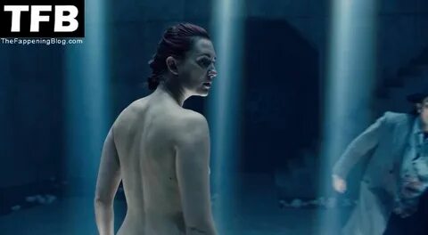 Kat Barrell Topless & Sexy Collection (13 Photos) #TheFappen